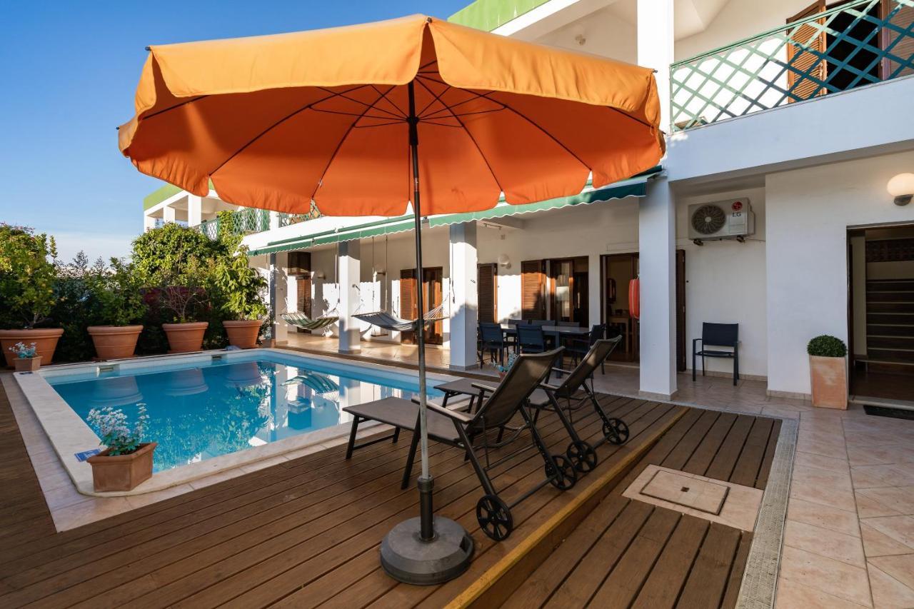 Holiday Villa In Elite Residential Area Of Фару Экстерьер фото
